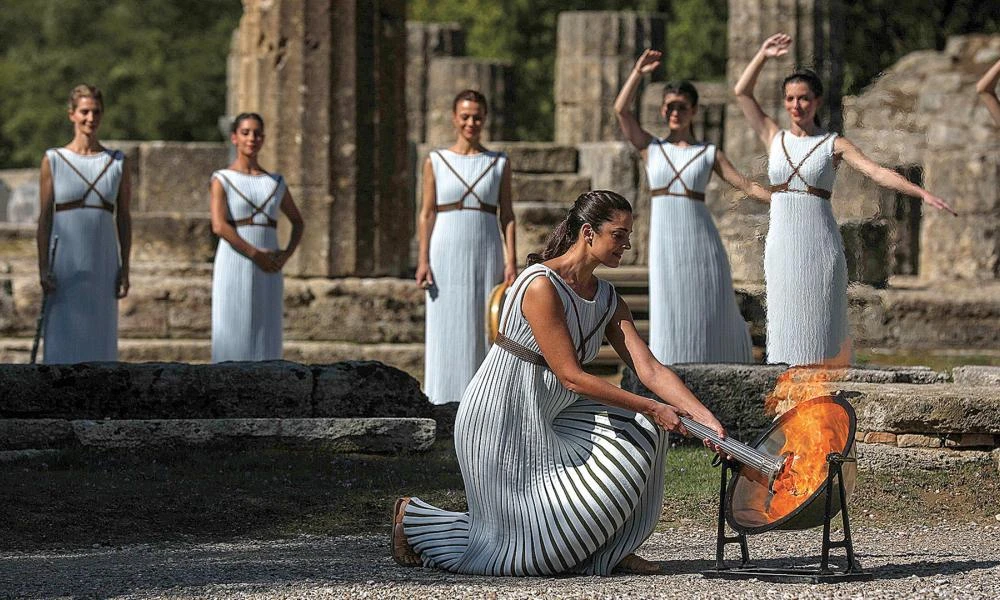 Η Ολυμπιακή Φλόγα θα ταξιδέψει με ποδήλατο, σκάφη και... αναρρίχηση για να φθάσει στο Παρίσι στις 26 Ιουλίου